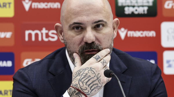 Stanković dobio pitanje o Radonjiću: "To ne zavisi od mene"; "Arnautović neka mi pokloni..."