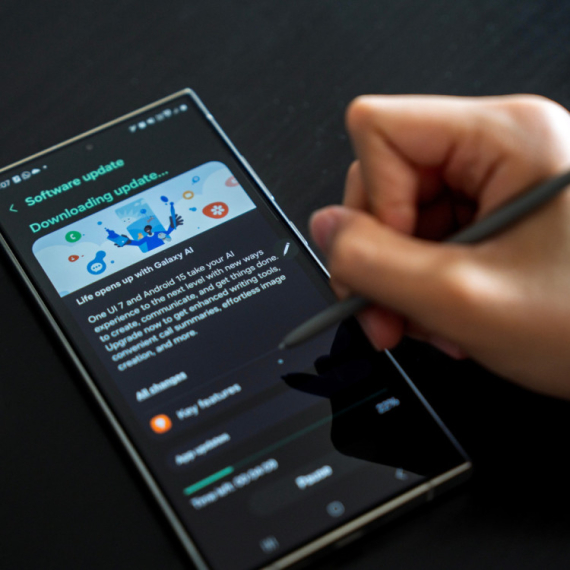 Bixby se vraća u igru