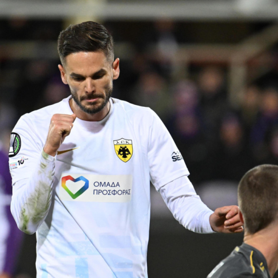 AEK sprema novi ugovor za Gaćinovića, ali jedan Srbin bi mogao da napusti Atinu