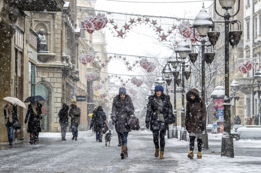 Vremenski rolerkoster: Meteorolog upozorava – moguća opasna pojava, a onda i više od 20 cm snega FOTO