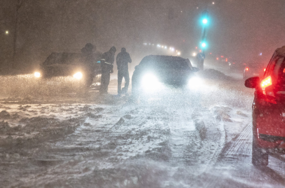 Tremendous blizzard and "total whiteness"!; Ice storm with incredible -34°C and lots, lots of snow PHOTO/VIDEO