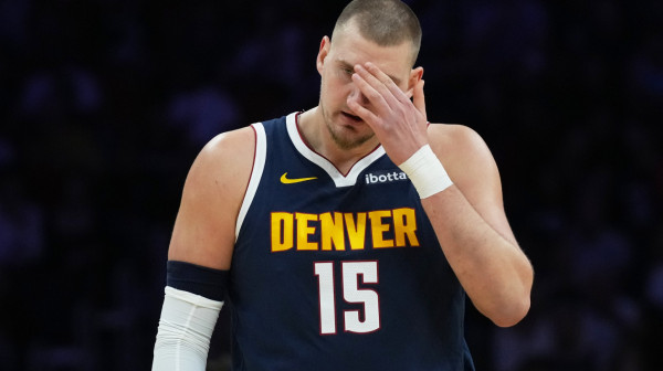 Povredio se Nikola Jokić! Moglo bi biti ozbiljno! VIDEO