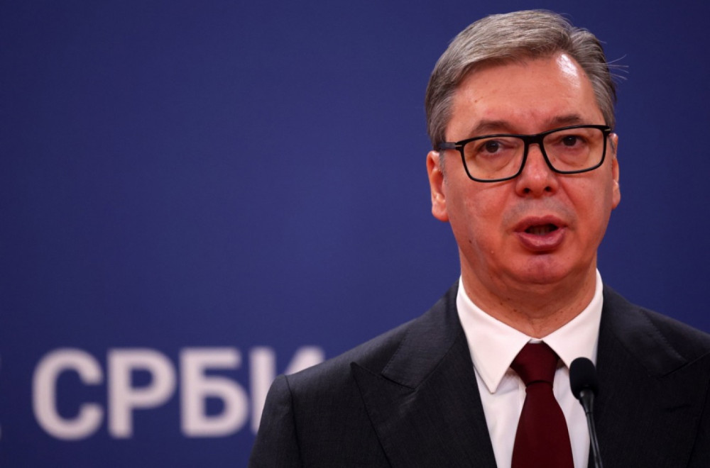 Francuska zbog vređanja prve dame osudila 10 osoba; U Srbiji se ćuti na svakodnevne uvrede i pretnje Vučiću