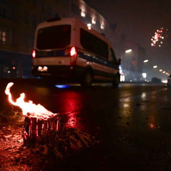 Napad na policiju u novogodišnjoj noći: Uhapšeno više od 300 osoba FOTO/VIDEO