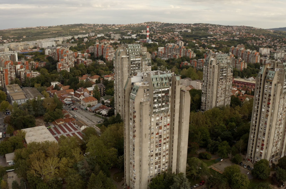Program podrške stambenim zajednicama: Zvezdara sufinansira zamenu ulaznih vrata