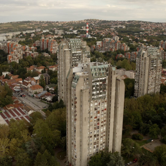 Program podrške stambenim zajednicama: Zvezdara sufinansira zamenu ulaznih vrata