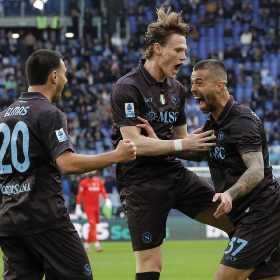 Crnogorac u prvom planu – Napoli "rutinirao" Lacio, umalo izbila opšta tuča! VIDEO