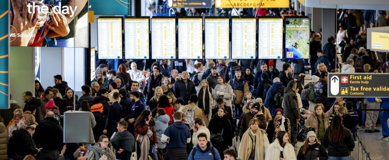 Potpuni kolaps na aerodromima širom Evrope: Otkazano na stotine letova, putnici spavali po podu FOTO