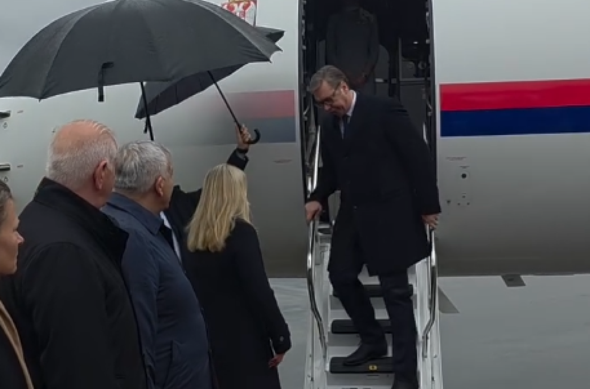 Vučić arrives in Mostar: Next stop Trebinje; Thanks to Željka Cvijanović for the warm welcome! PHOTO/VIDEO