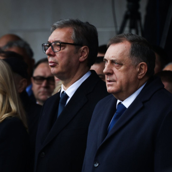 Vučić u Trebinju: Pripremaju se velike oluje u današnjem svetu, svi svima prete; Sloboda je za Srbina najpreča