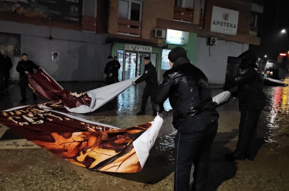 New provocation on Christmas Eve in Kosovo and Metohija: Banner reading 'Christ is Born' removed PHOTO