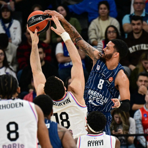 Pariz srušio Efes usred Istanbula!