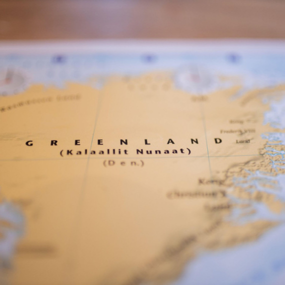 Greenland on a "knife's edge"; Civil war possible