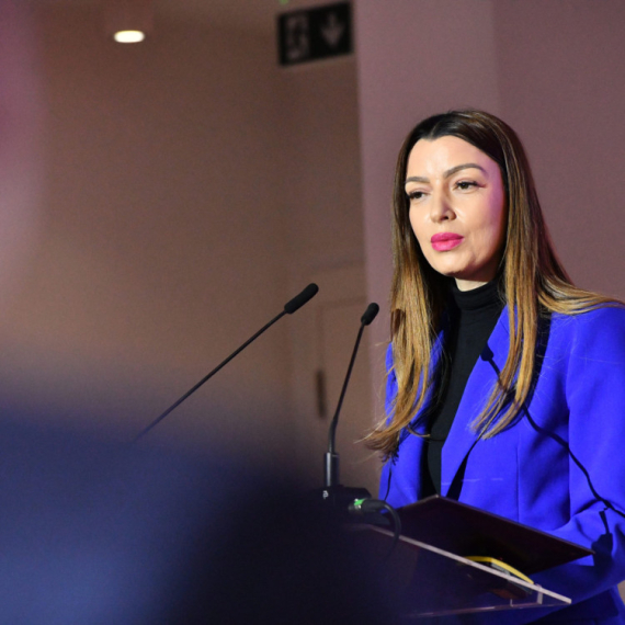 Mesarović u Aranđelovcu obišla radove na rekonstrukciji hotela "Šumadija"