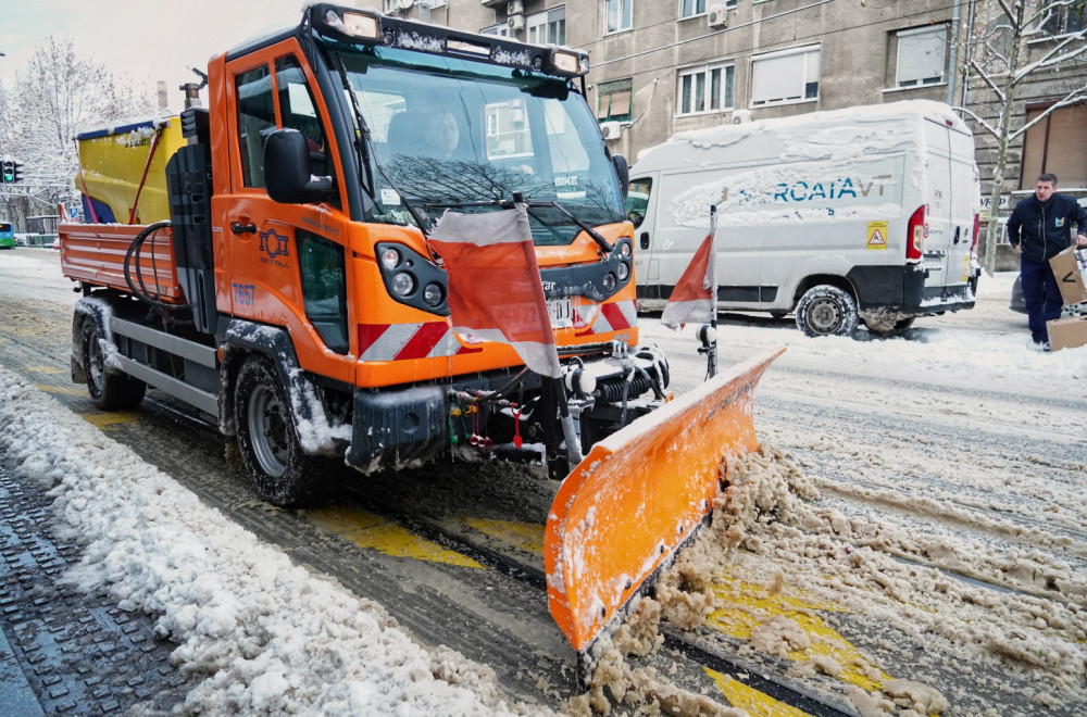 Čišćenje snega u punom jeku: Svi putevi prvog prioriteta prohodni u Beogradu