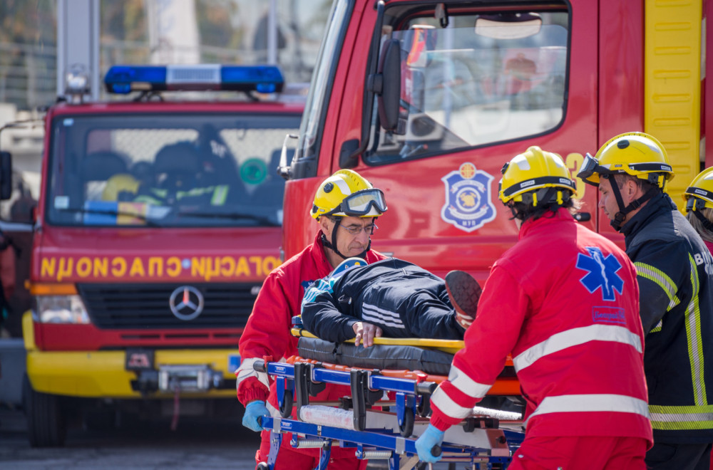 Incident u Novom Sadu: Osoba pala sa više od pet metara visine FOTO