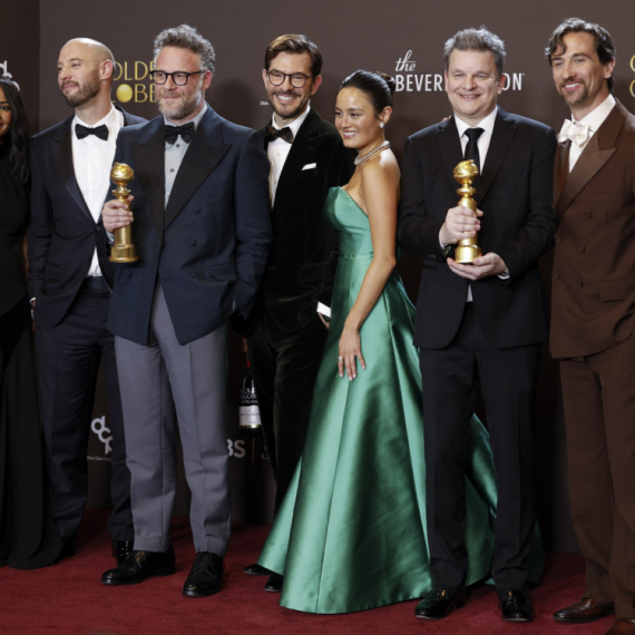 Drama at the Golden Globes: Flames and smoke erupt backstage VIDEO