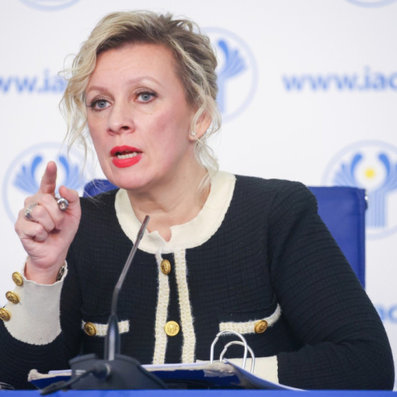 Zaharova "udarila" na Kaju Kalas
