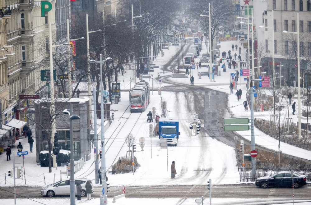 Preti im debeli minus; Na snazi četvrti stepen opasnosti od lavina VIDEO