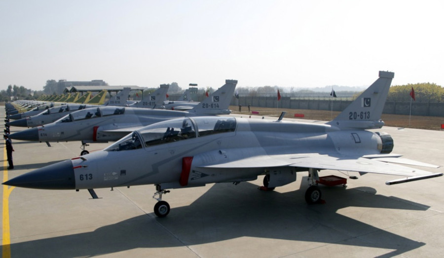 Performanse rafala za nižu cenu: JF-17 osvaja svet FOTO/VIDEO