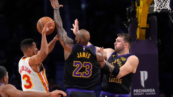 Lebron "promašio" tripl-dabl, Kari šutirao kao "amater" VIDEO