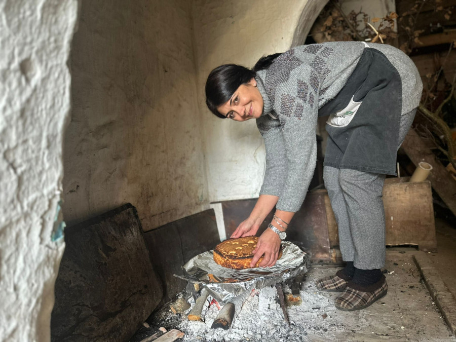 Prelep srpski običaj i dalje se poštuje u ovom delu Srbije: Pogača Vasilica za blagostanje FOTO