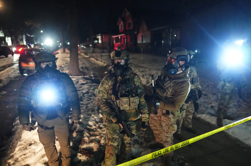 Amerika puca po šavovima – građani "love" agente; Tramp preti Zakonom o pobuni FOTO/VIDEO