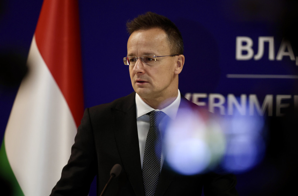 Sijarto: Laž je da MOL zatvara Rafineriju u Pančevu; Gradi se novi naftovod