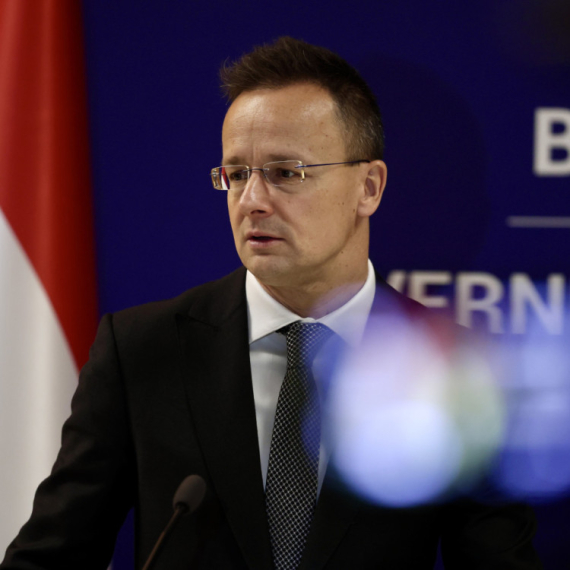 Sijarto: Laž je da MOL zatvara Rafineriju u Pančevu; Gradi se novi naftovod