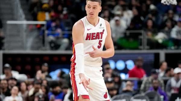Jović se muči u NBA ligi VIDEO