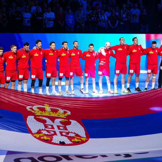 Srbi uporni i mirni – Nemačka drhti