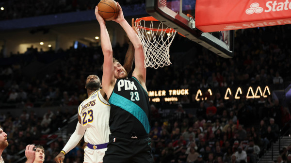 Dončić pauzirao – Lejkersi se raspali protiv Portlanda VIDEO