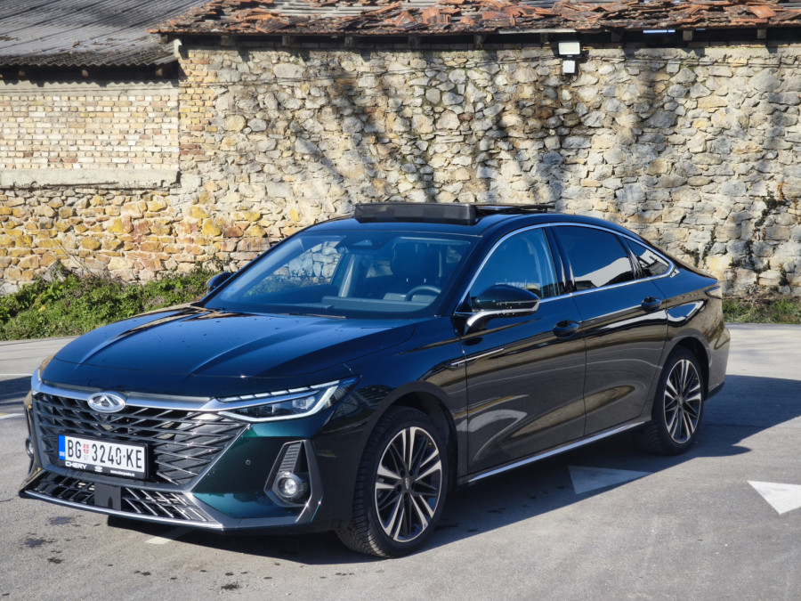 Vozili smo: Chery Arrizo 8 – hoću i ja da me zovu direktore