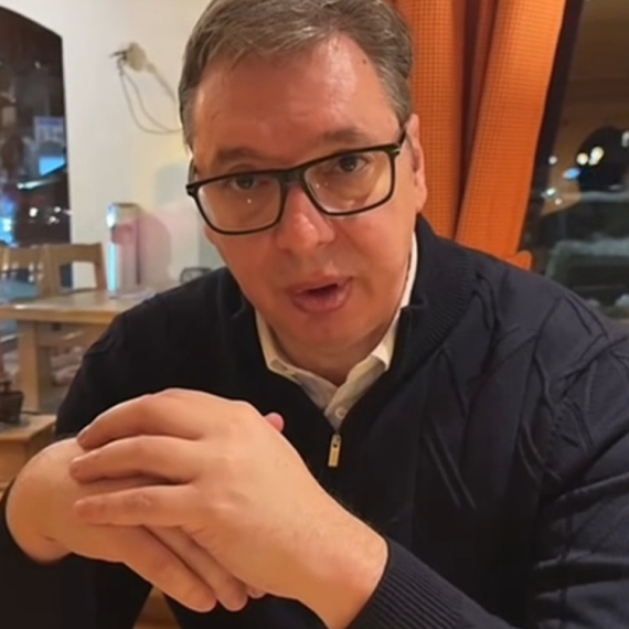 Vučić iz Davosa: Očekuje nas mnogo bitnih razgovora; Važno je da sačuvamo mir i pored svih provokacija VIDEO
