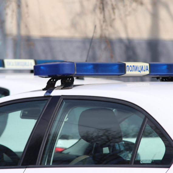 Teška nezgoda kod Čačka: Kamion udario automobil otpozadi, kolona se protezala kilometrima