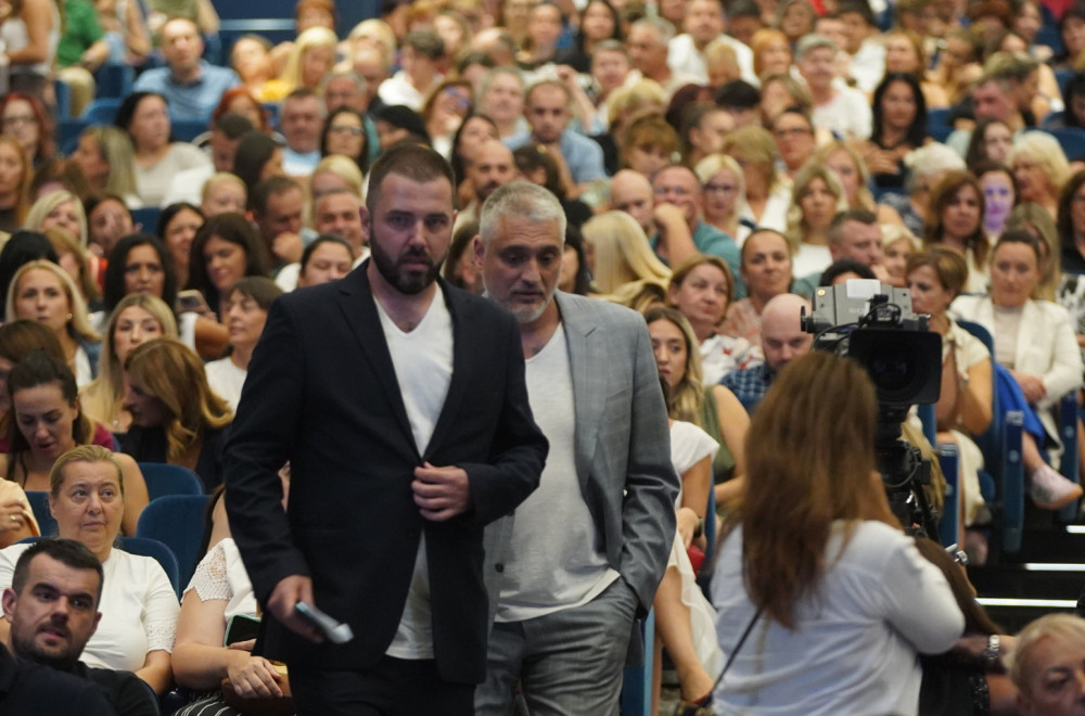 Aleksandar Kos se oglasio posle privođenja: "Bolesno je što mi se sve ovo dešava samo zbog Čede" FOTO