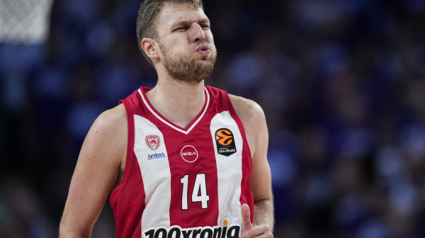 Vezenkov "eksplodirao" – Makabi namučio Olimpijakos