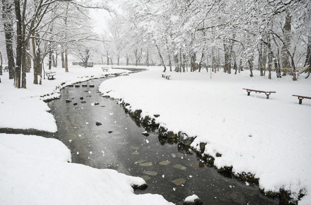 Pašće ogromna količina kiša i do pola metra snega; Izbegavajte putovanja FOTO