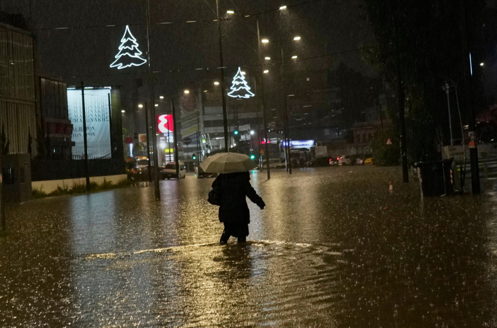 Nevreme napravilo haos u Atini: Poplave odnele dva života FOTO