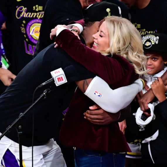 Da li je Lebron prešao granicu? Kreće bura u Lejkersima