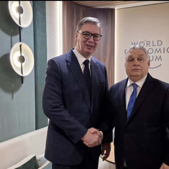 Vučić razgovarao sa Orbanom: "Novo poglavlje istorije je otvoreno" FOTO