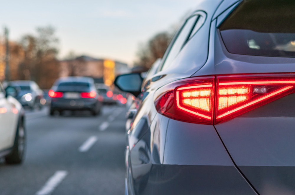 Od sredine 2026. nova obavezna svetla na automobilima: Evo kako povećavaju bezbednost