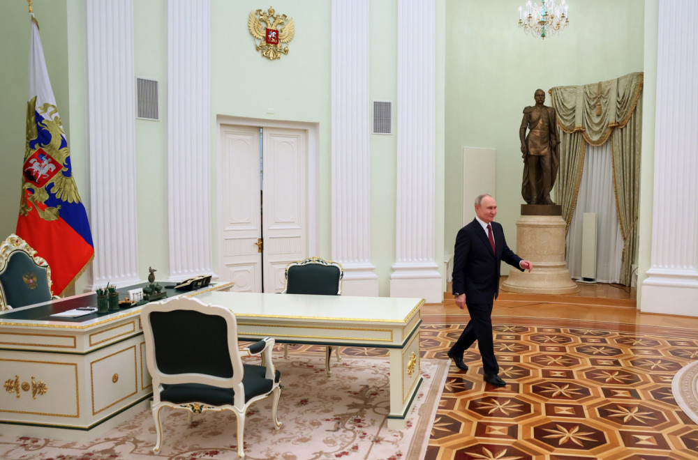 Is Putin going to Paris?