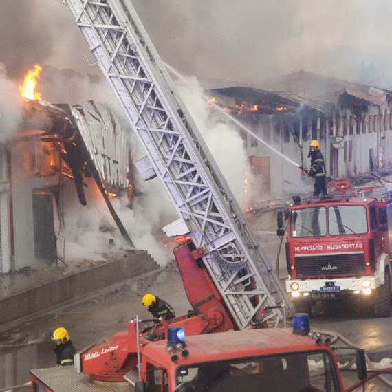 Požar u Novom Pazaru lokalizovan: Očekuje se uviđaj