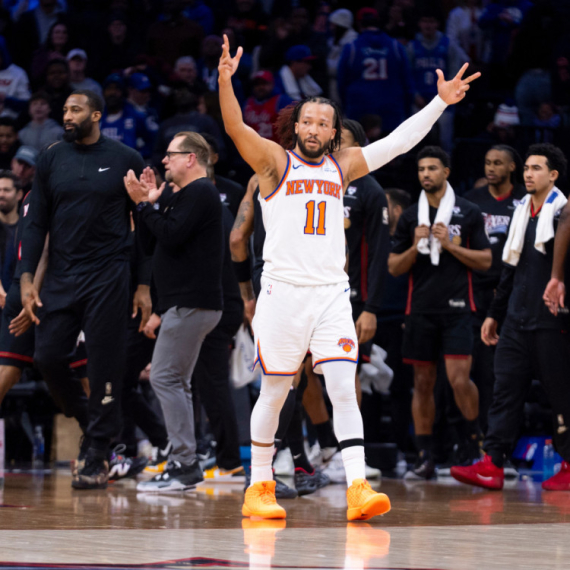 Potez večeri u NBA izveo – navijač! VIDEO