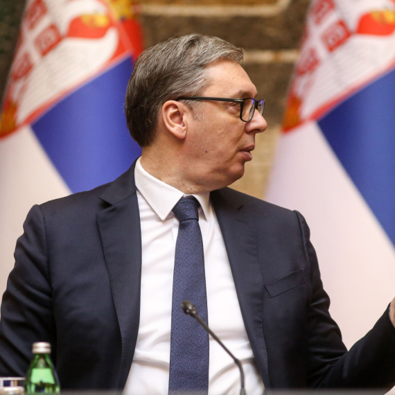 Vučić: Milion prijava stiglo za legalizaciju; Promenite zakon da bi u februaru dobili rešenja