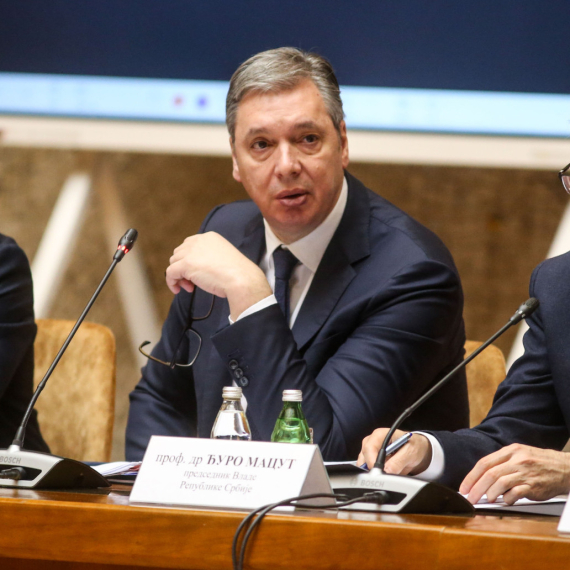 Vučić: Računao sam da imam pravo da kažem ministrima šta građani misle; Nemaju pravo da odmaraju kad je teško