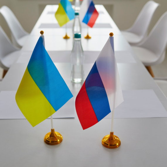 Meeting under a veil of secrecy: Russia and Ukraine behind closed doors VIDEO