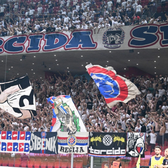 Torcida opet vređala Zvezdu, Hajduk opet izgubio