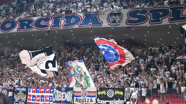 Torcida opet vređala Zvezdu, Hajduk opet izgubio
